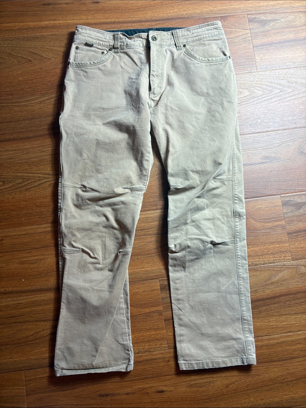 Kuhl Men’s size 36x32 tan cargo pants